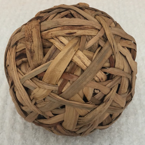 Pier 1 decorative ball - Picture 2 of 2